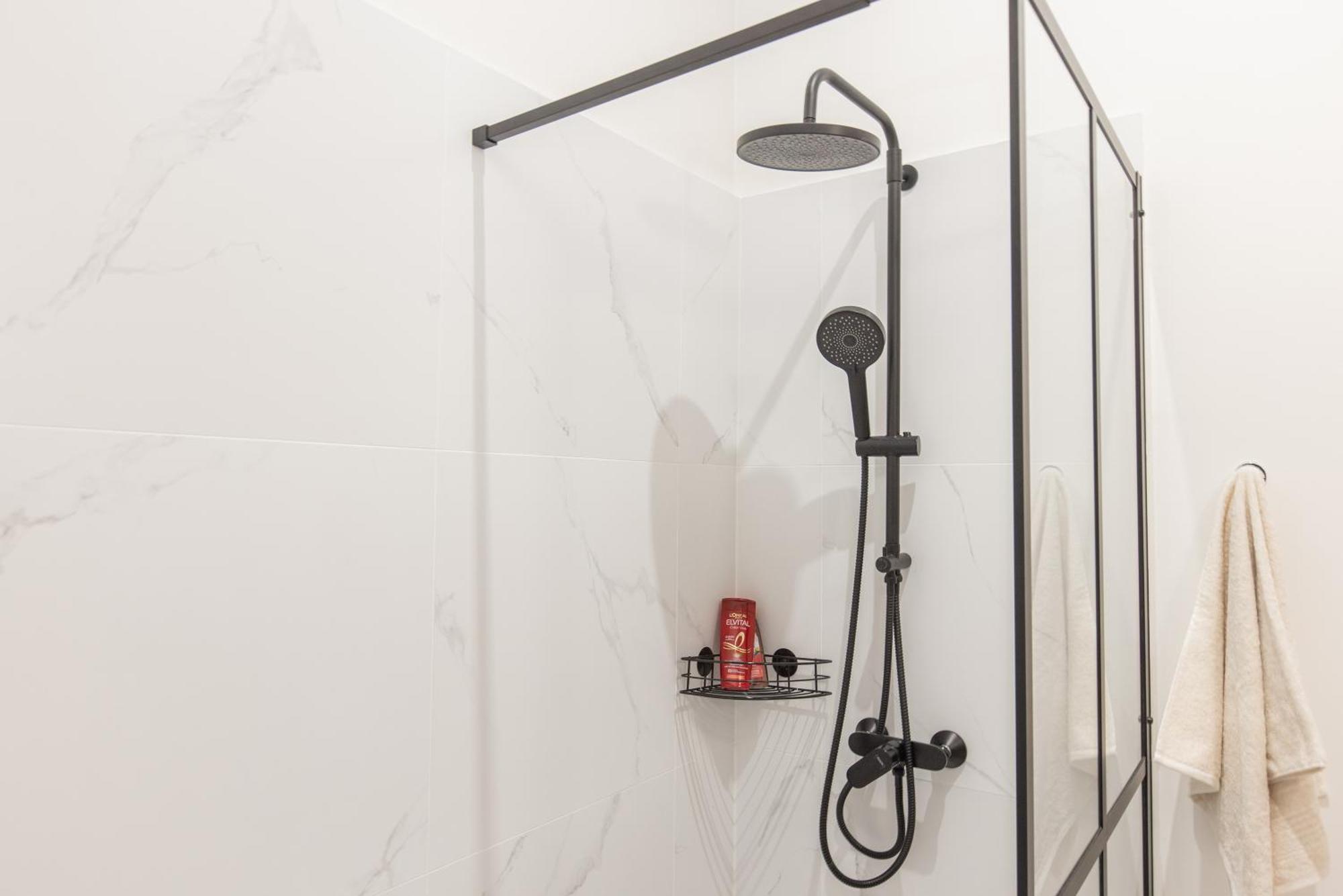 Appartement Brand New 4 Bedroom 2,5 Bath , Lux ,