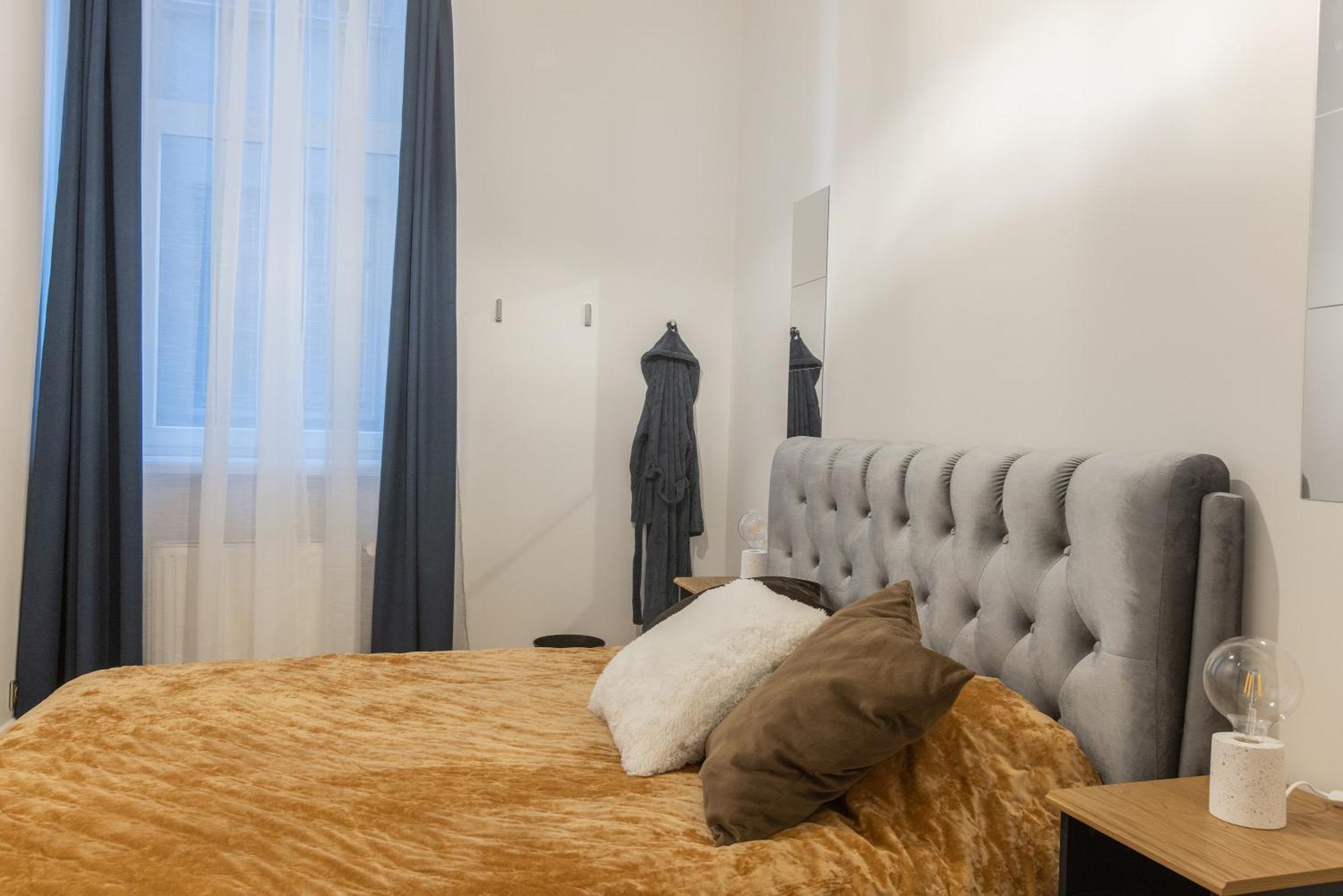 Brand New 4 Bedroom 2,5 Bath , Lux , Appartement