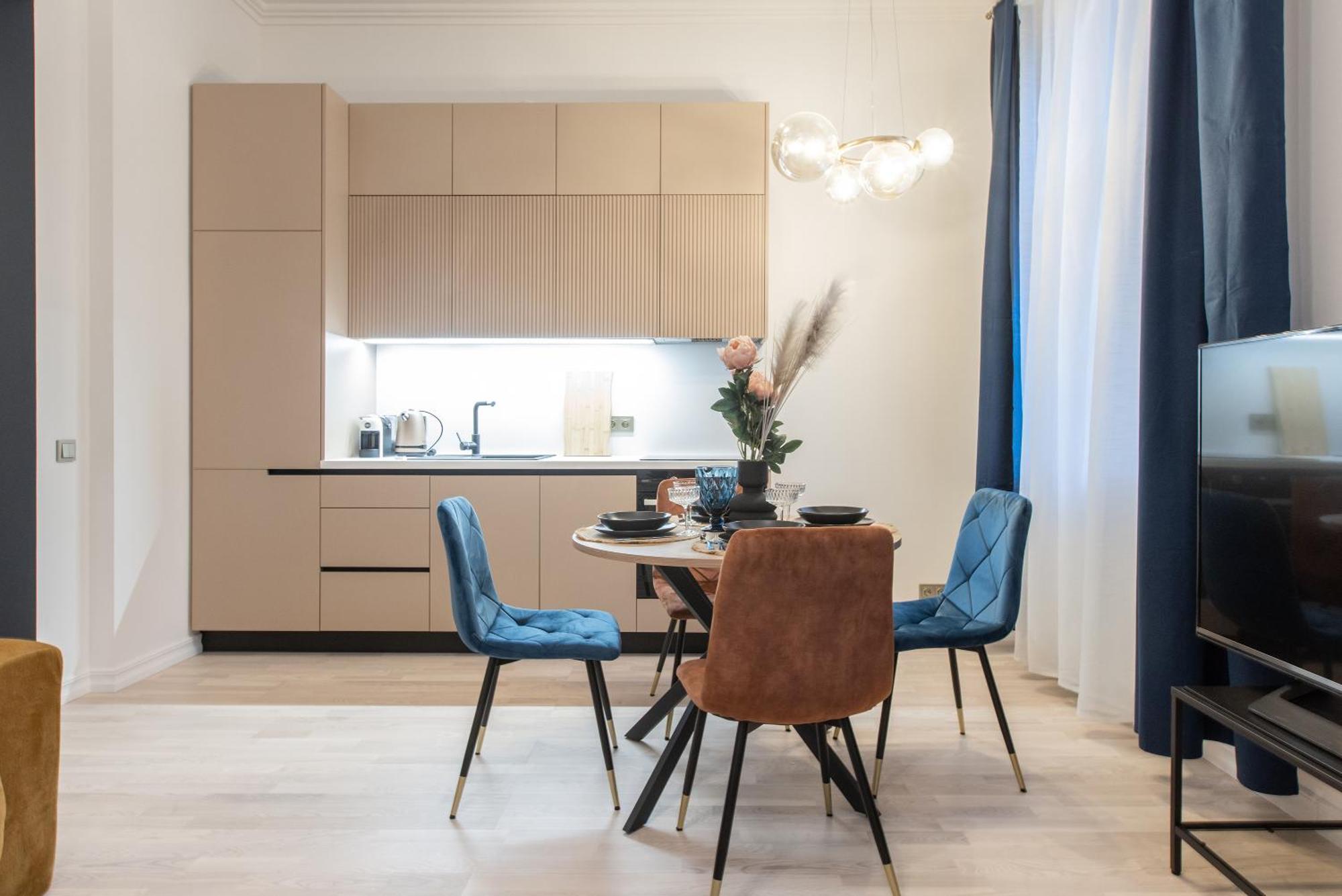 Brand New 4 Bedroom 2,5 Bath , Lux , Dzīvoklis *