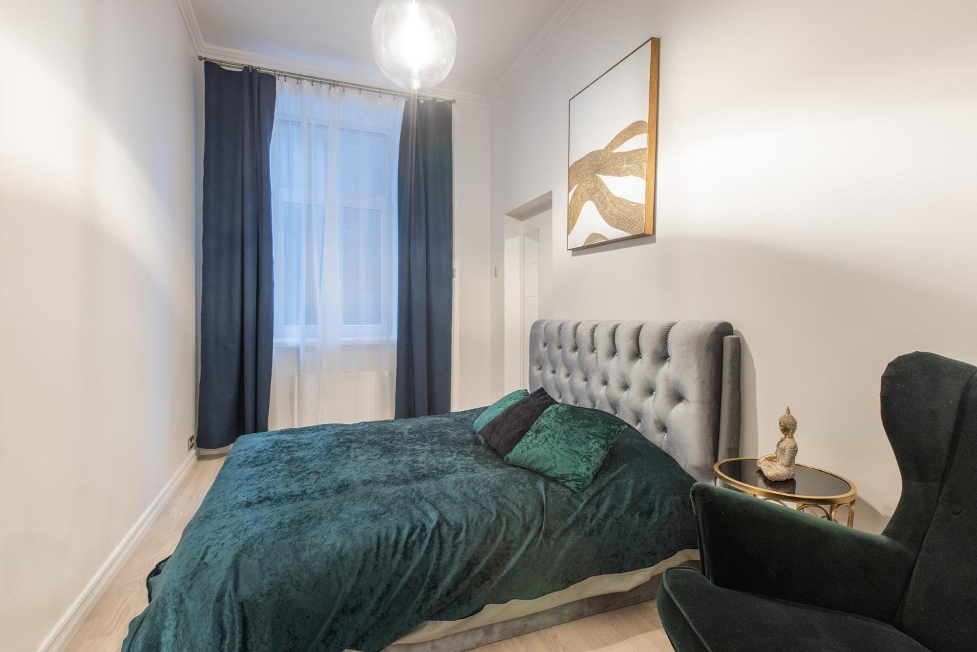 Brand New 4 Bedroom 2,5 Bath , Lux , Appartement *
